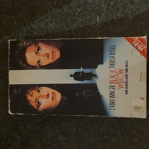 Black Widow first  run original 1987 CBS Fox VHS Cassette Tape - Picture 1 of 4
